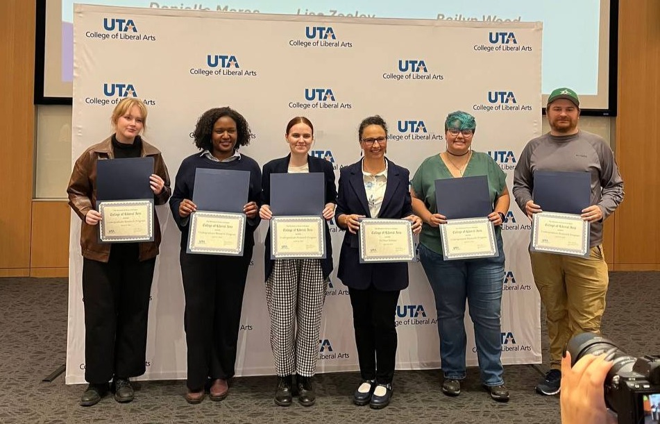 Kezia West-Laguna receiving UROP recognition award